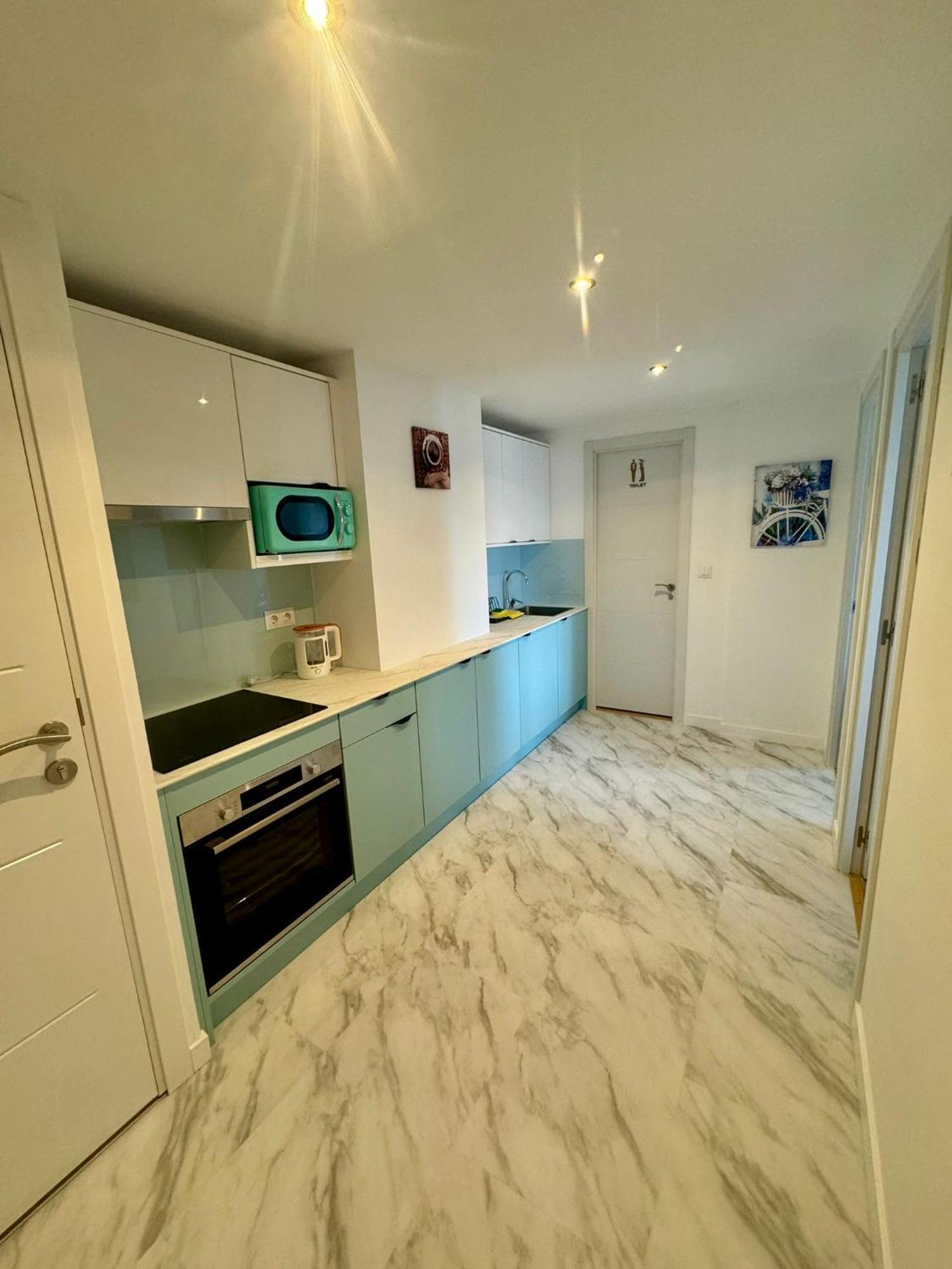 Apartamentos Coastal Haven Бенидорм Екстериор снимка