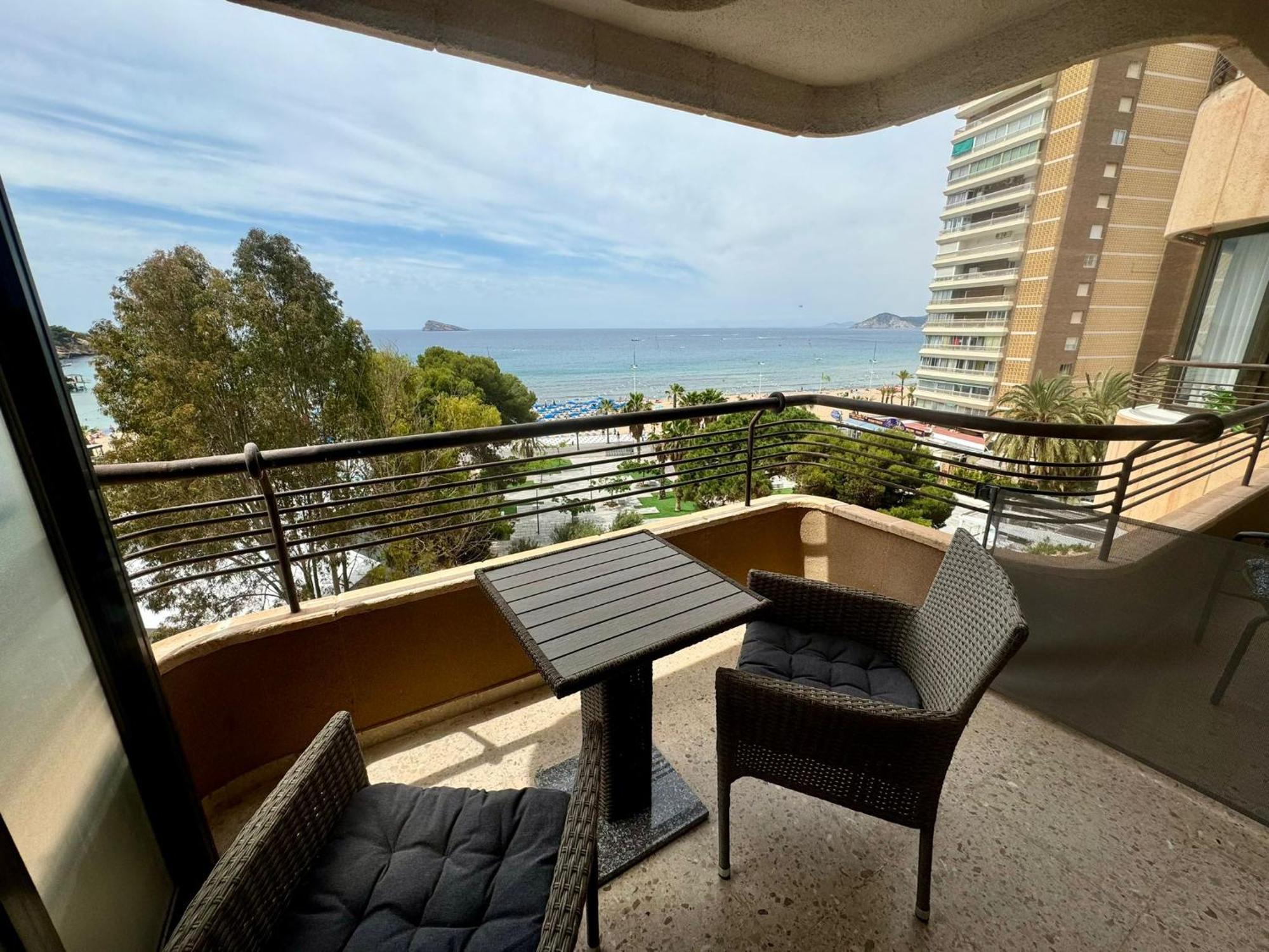 Apartamentos Coastal Haven Бенидорм Екстериор снимка