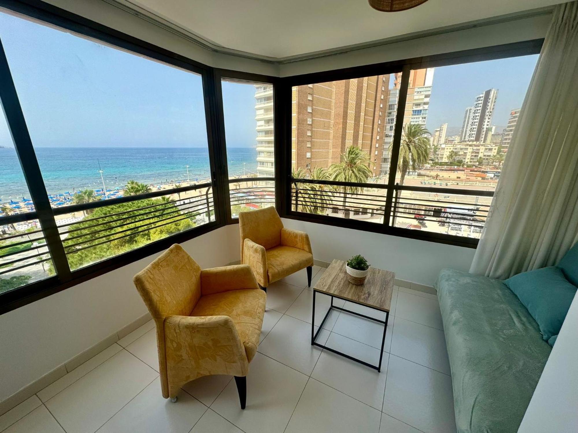 Apartamentos Coastal Haven Бенидорм Екстериор снимка